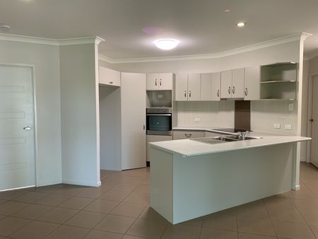 101 Daintree Drive, Bushland Beach QLD 4818 - House For Rent | Domain - Photo 3