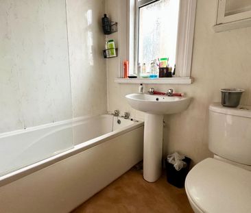 1 bedroom Flat To Let - Photo 4