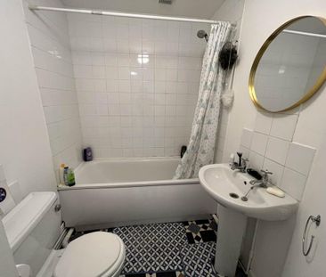 4 bedroom house to rent - Photo 3