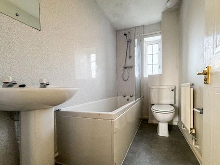 2 bedroom terraced house to rent - Photo 3