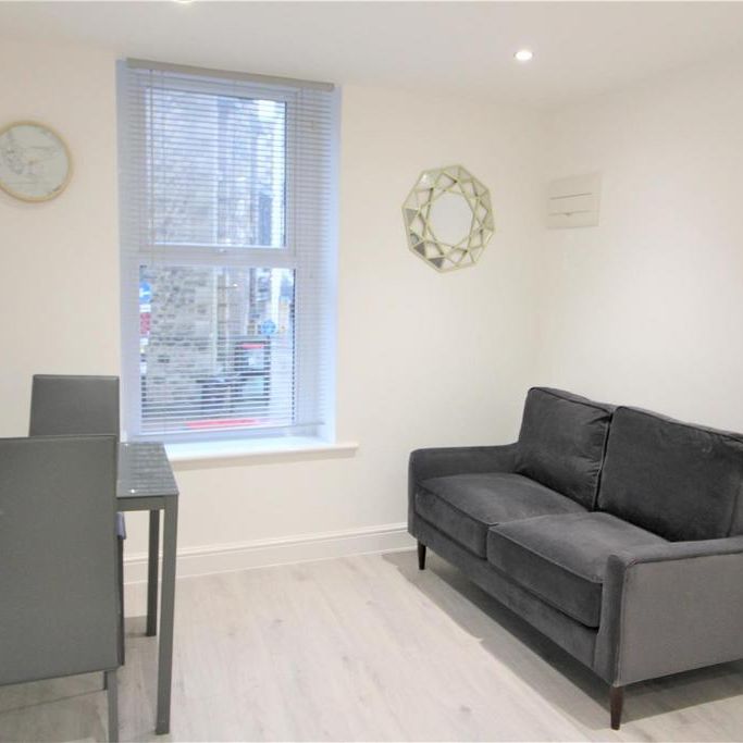 1 bedroom private hall to rent - Photo 1