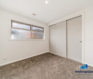 2/19 Halliday Street, MOUNT WAVERLEY, VIC - Photo 2