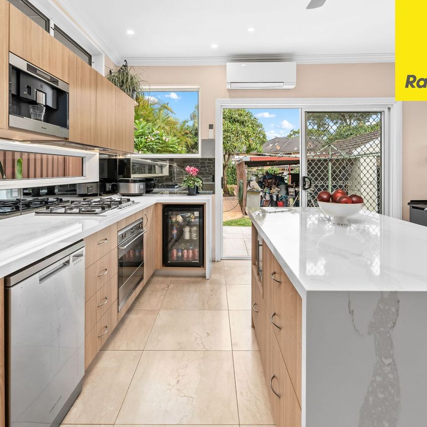 SPACIOUS FAMILY HOME IN A PRIME LIDCOMBE LOCATION - Photo 1