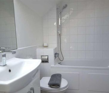 Longborough Drive, Abbeymead, Gloucester, Gloucestershire, GL4 - Photo 6