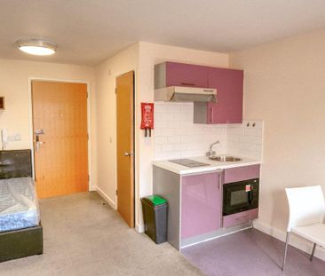 Studio to rent - Photo 5