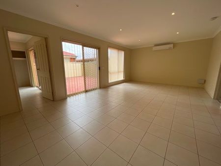 Lovely Low Maintenance 3 Bedroom Townhouse – Shepparton - Photo 5