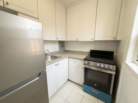 For Lease - 896 Eglinton Avenue Unit# 311, Toronto, Ontario - Photo 4