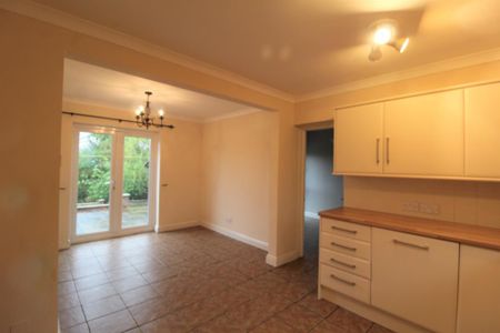 2 bedroom semi-detached house to rent - Photo 2