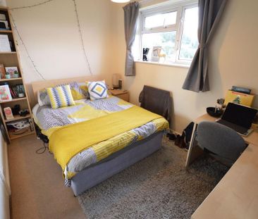 3 bedroom semi-detached house to rent - Photo 4