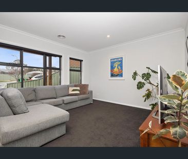 FULLY FURNISHED - CONTACT AGENT FOR AVAILABILITY - Photo 1