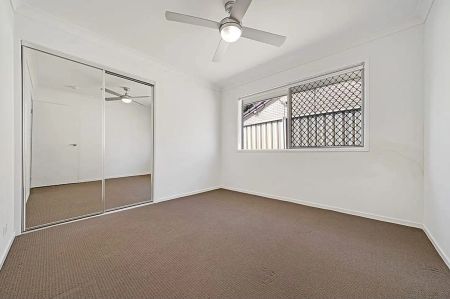 “Modern Family Home with Spacious Yard and Parkside Living” - Photo 4