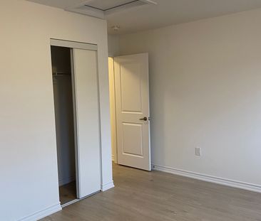 For Lease - 19 Pumpkin Corner Crescent, Barrie, Ontario - Photo 3