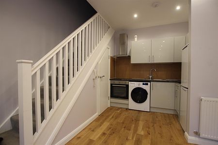 1 bedroom Terraced House to let - Photo 4