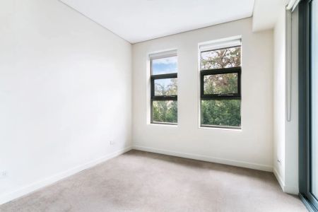 Stylish One Bedroom Apartment in Modern Complex - Photo 3