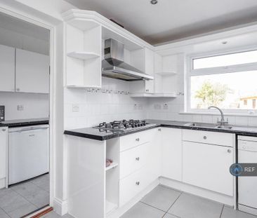 1 bedroom in a house share to rent - Photo 6