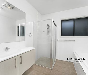 Family Home in Hillcroft Estate, Claymore - Photo 5