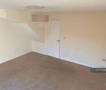 3 bedroom semi-detached house to rent - Photo 6