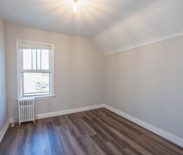 **ALL INCLUSIVE** 1 Bedroom Upper Unit in St. Catharines!! - Photo 4