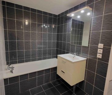 Location Appartement 2 pièces 47m² LYON 7ème - Photo 6