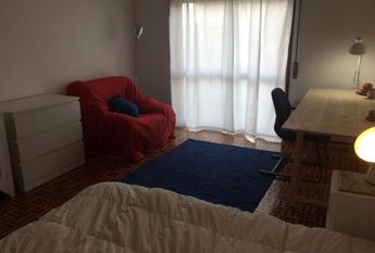 3 quartos disponiveis a partir de 1 de Julho