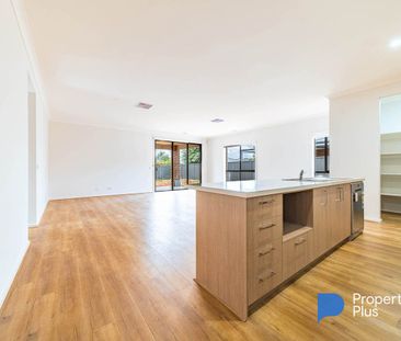 "Stunning and waiting" - Photo 5