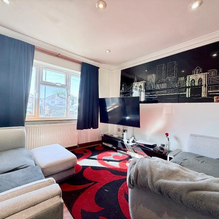 Gurney Road, Northolt, London, UK, UB5 6LJ - Photo 1