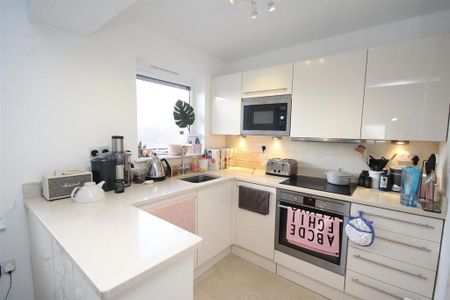 Studio to rent - Photo 3