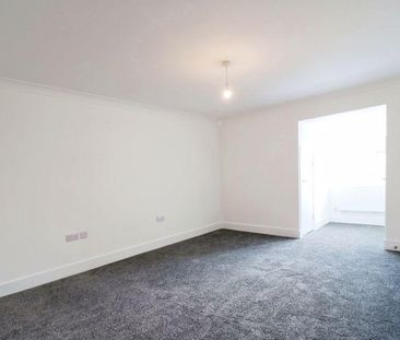 2 bedroom maisonette to rent - Photo 4