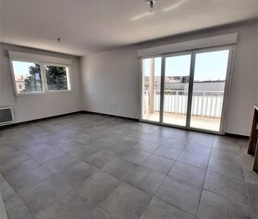 Location Appartement 3 pièces 59m² NIMES 30000 - Photo 2