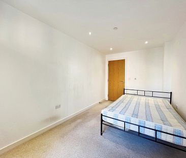 2 bed flat to rent in Railway Terrace, Slough, SL2 - Photo 2