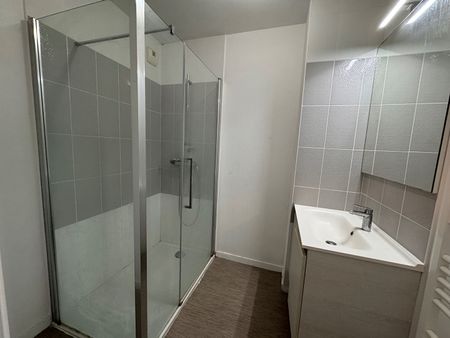 Location Appartement 3 pièces 63m² - Photo 5