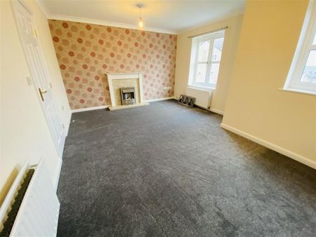 4 bedroom semi-detached house to rent - Photo 3