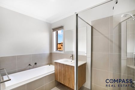 33 Willowleaf Street, Beveridge VIC 3753 - House For Rent | Domain - Photo 2