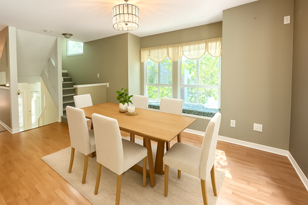 Spacious 3 Bed Corner Townhouse With Double Garage In Camelot Village, Surrey. - Photo 3