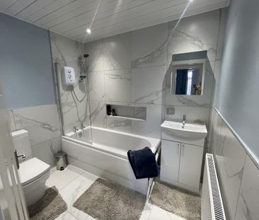 2 bedroom semi-detached house to rent - Photo 5