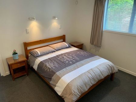 Modern furnished 1br home on nature's doorstep - Photo 4