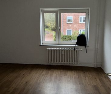 2,5-Zimmer-Etagenwohnung in Kiel  Ruhige Lage und modernes Bad - Photo 1