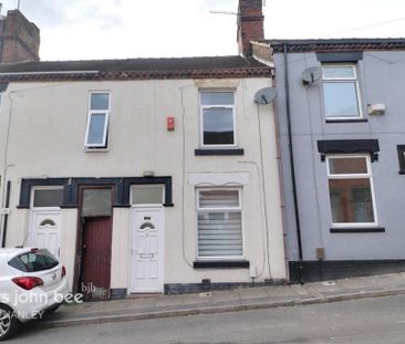 2 bedroom terraced house to rent - Photo 4