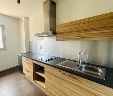 Location Appartement 2 pièces Meublé 50m² ST ETIENNE 42000 - Photo 4