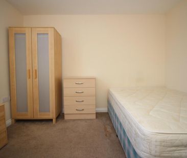 6 bedroom Student Maisonette to rent in Holmwood Grove, Jesmond, Ne... - Photo 2