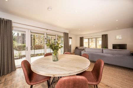 5 bedroom detached house to rent - Photo 4