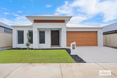Stylish 4-Bedroom Family Home – Comfort, Space & Convenience - Photo 4