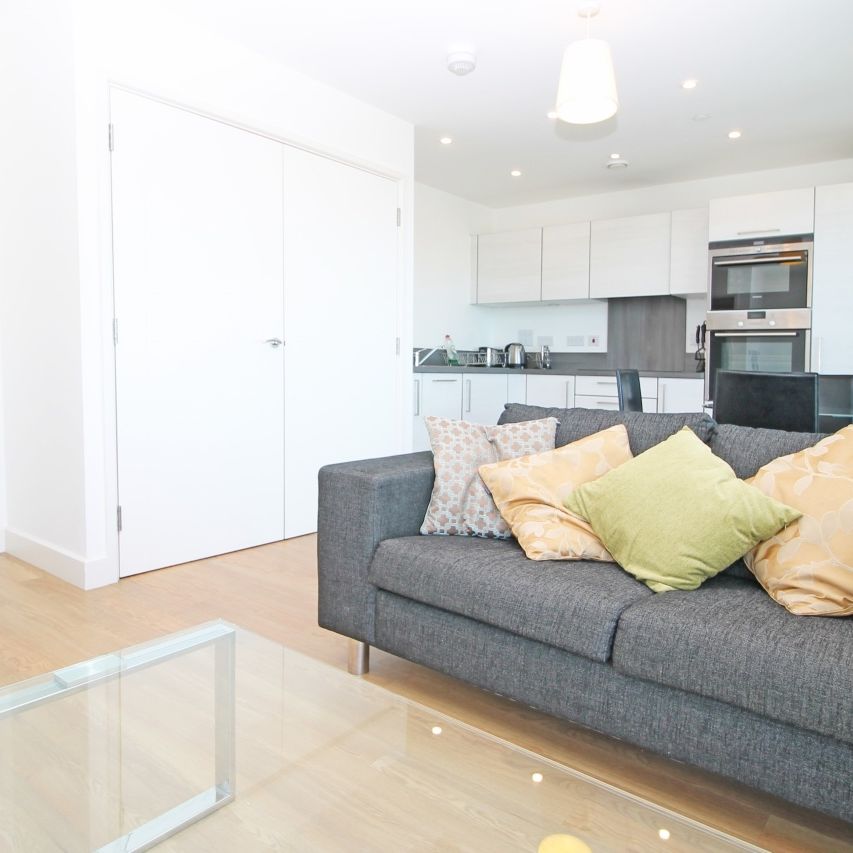 1 Bed Flat, Marner Point, E3 - Photo 1