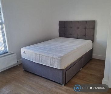 1 bedroom in a house share to rent - Photo 5