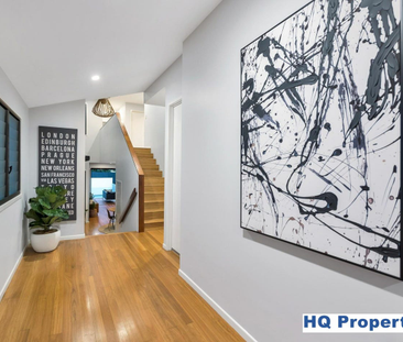 Sleek and Stylish - Contemporary Family Home in the Heart of Bardon - Photo 5