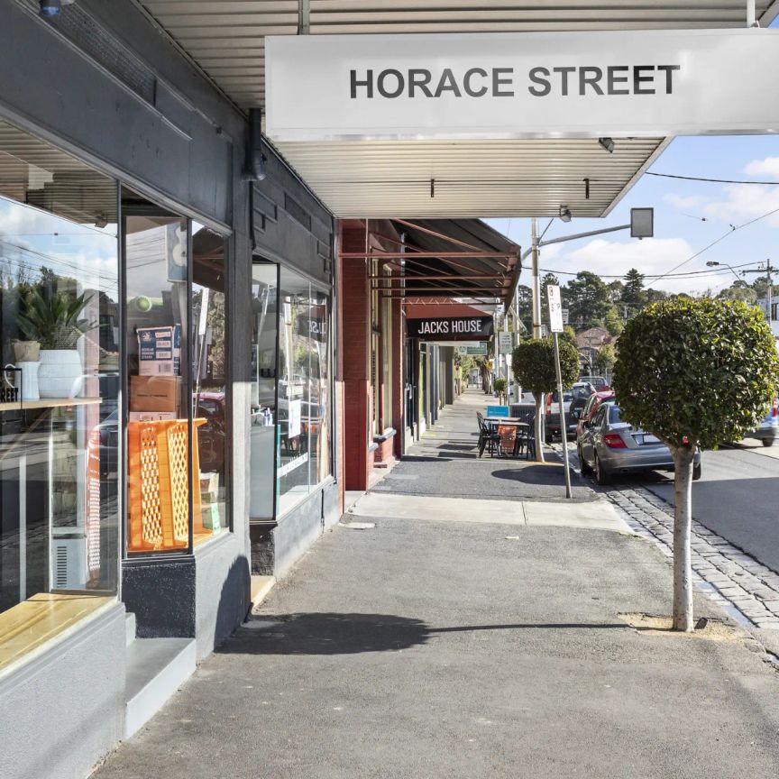 Ideal apartment living in Glen Iris - Photo 1