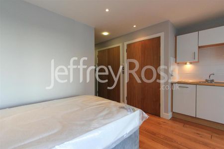 Studio to rent - Photo 2