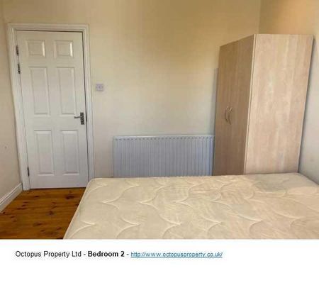 4 bedroom apartment to rent - Photo 4