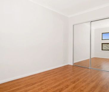 “Charming Townhouse In Excellent Location” - Photo 6