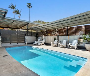 Spacious Single-Level Living with Pool & Workshop Opposite the Golf... - Photo 6